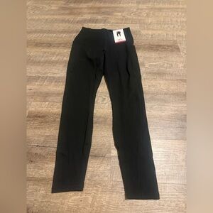 Fabletics Women's Black Oasis Leggings